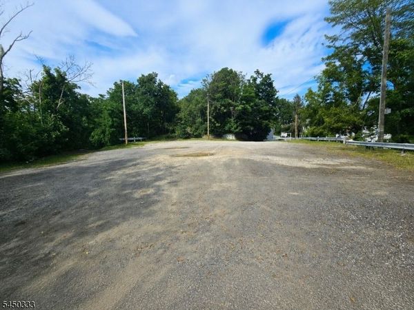 11 Harrison St, Sussex, NJ 07461