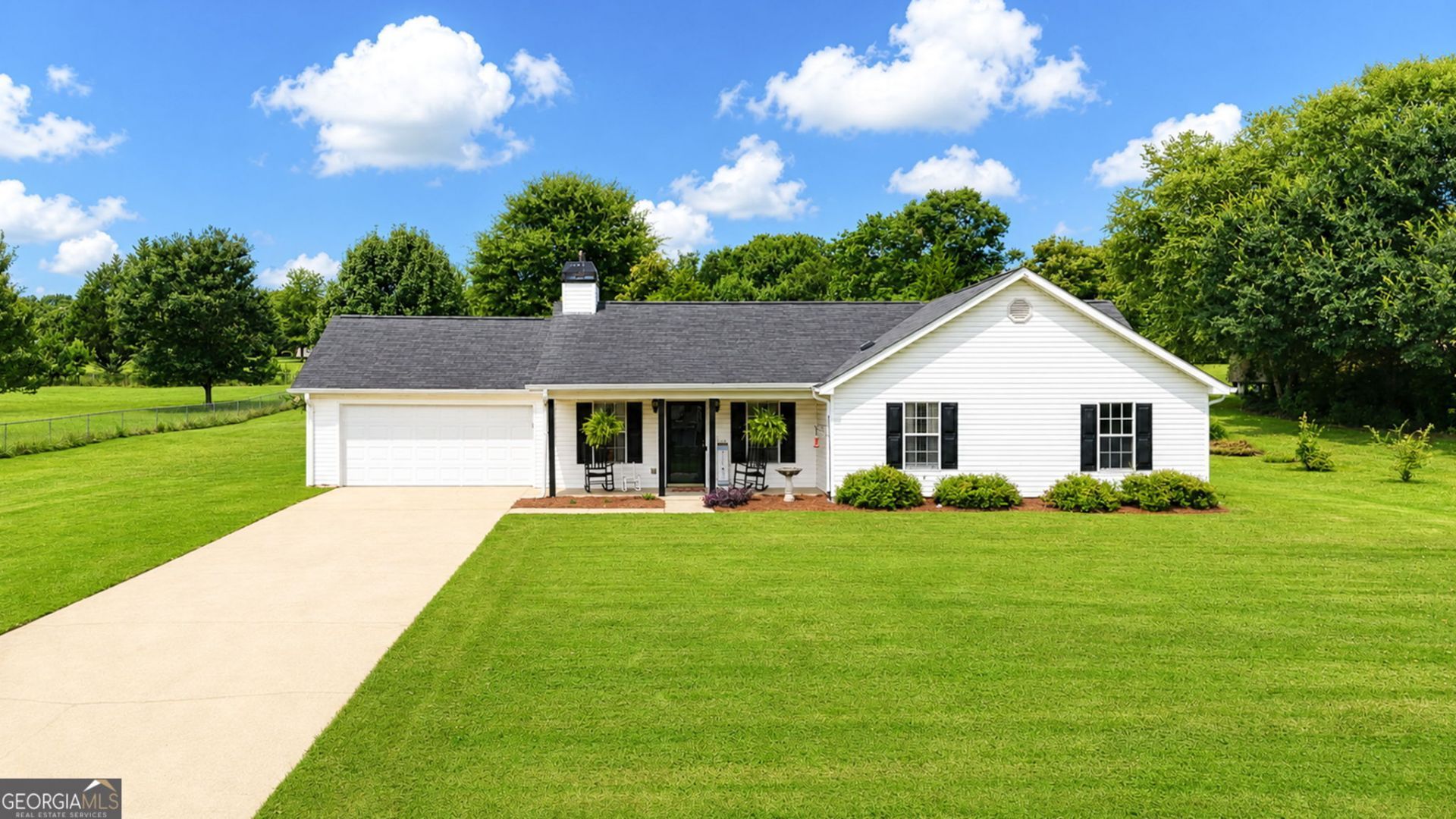 323 Cattlemans Circle, McDonough, GA 30252 Main Photo