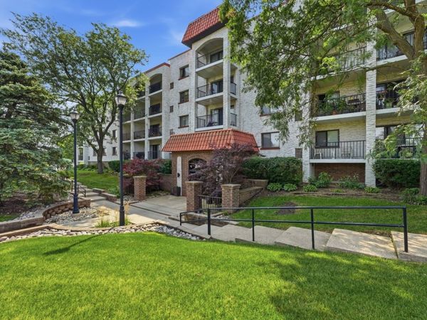 350 Plum Creek Drive , Unit 308, Wheeling, IL 60090