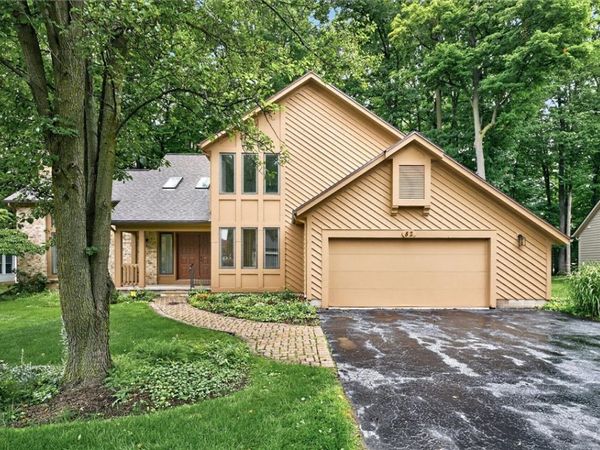 82 Brush Creek Drive, Rochester, NY 14612