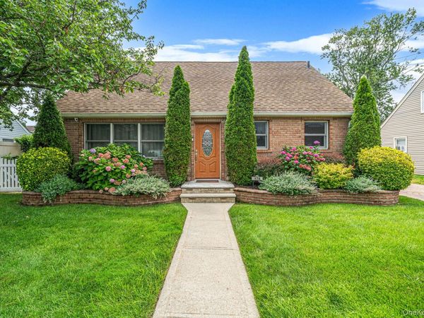 178 Chamberlin Street, Oceanside, NY 11572