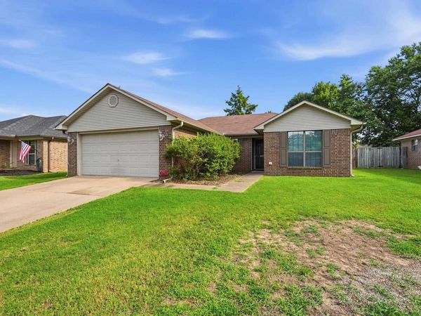 4520 Thompson , Conway, AR 72034