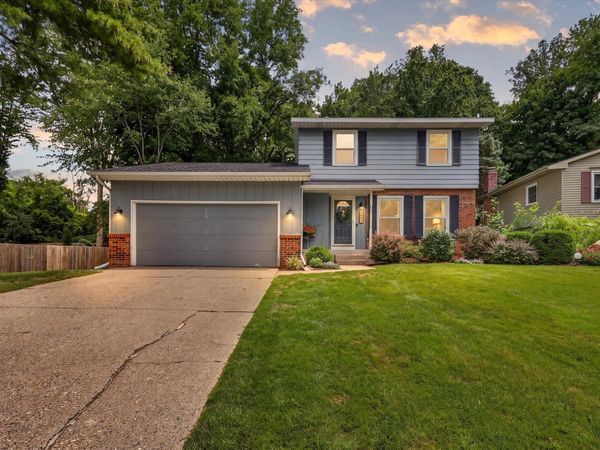 4734 Larkwood Drive SE, Kentwood, MI 49508