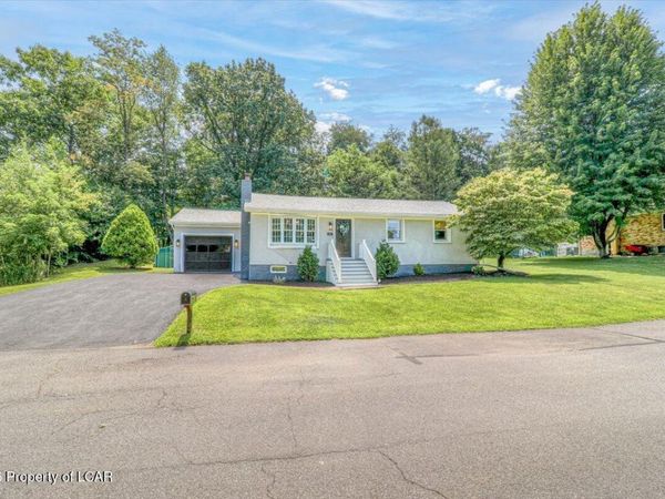 4 Para Drive, Jenkins Township, PA 18640