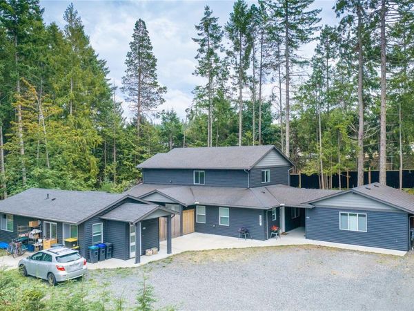 242 Sunningdale Rd E, Qualicum Beach, BC V9K 1L3