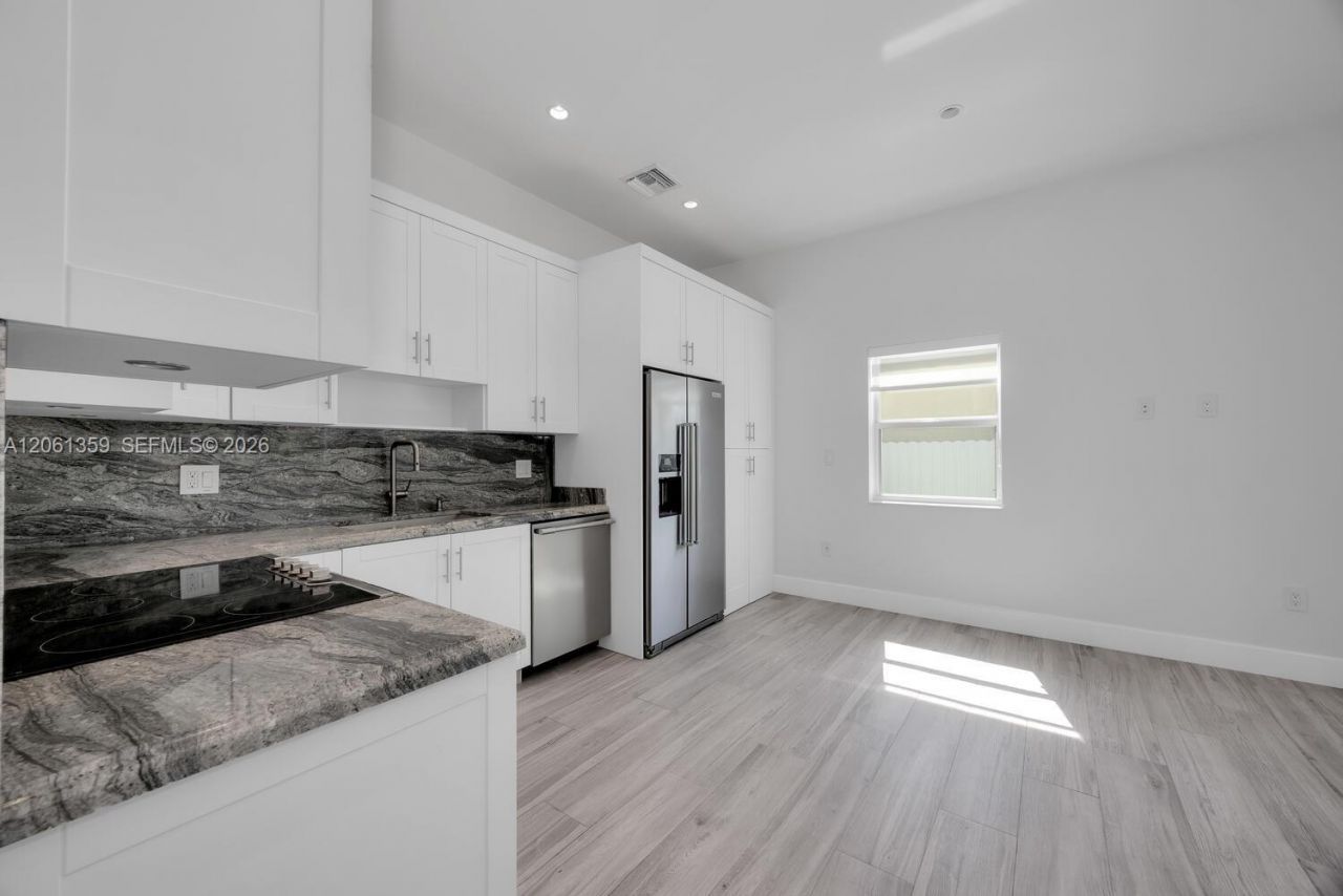 2426 SW 25th St , Unit 2426, Miami, FL 33133 Photo