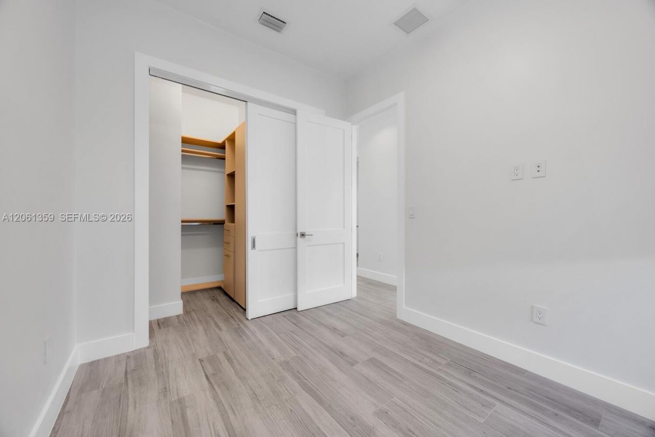 2426 SW 25th St , Unit 2426, Miami, FL 33133 Photo