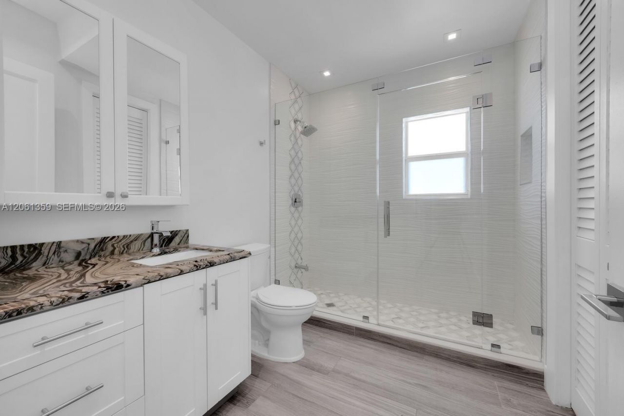 2426 SW 25th St , Unit 2426, Miami, FL 33133 Photo