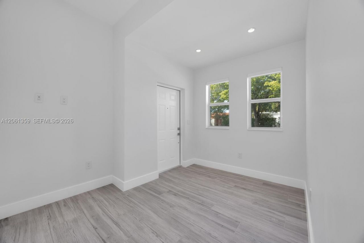 2426 SW 25th St , Unit 2426, Miami, FL 33133 Photo