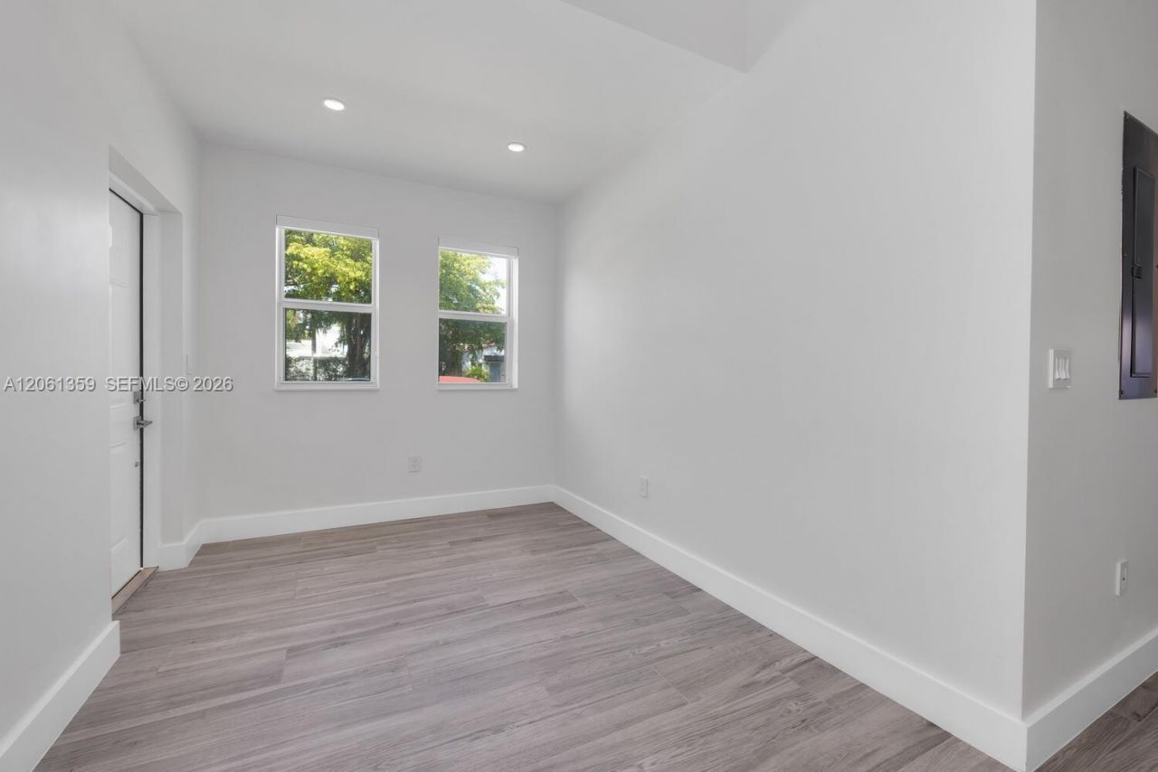 2426 SW 25th St , Unit 2426, Miami, FL 33133 Photo