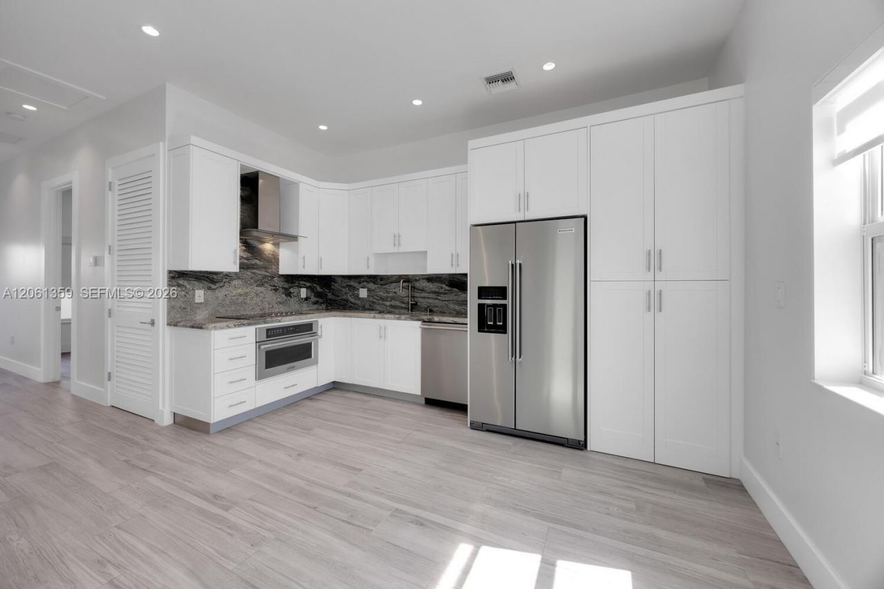 2426 SW 25th St , Unit 2426, Miami, FL 33133 Photo
