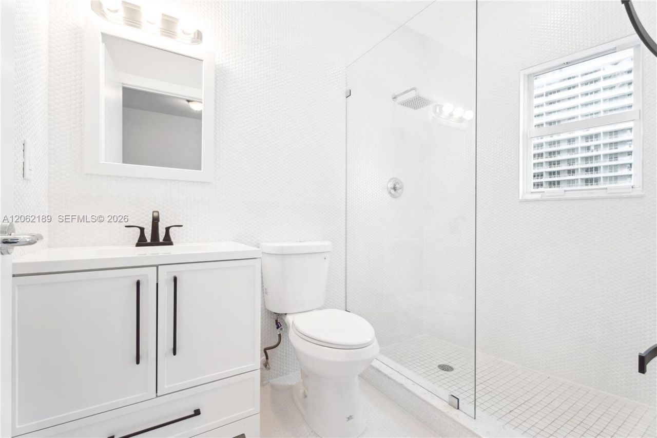 1402 Brickell Bay Dr, Unit 1601, Miami, FL 33131 Photo