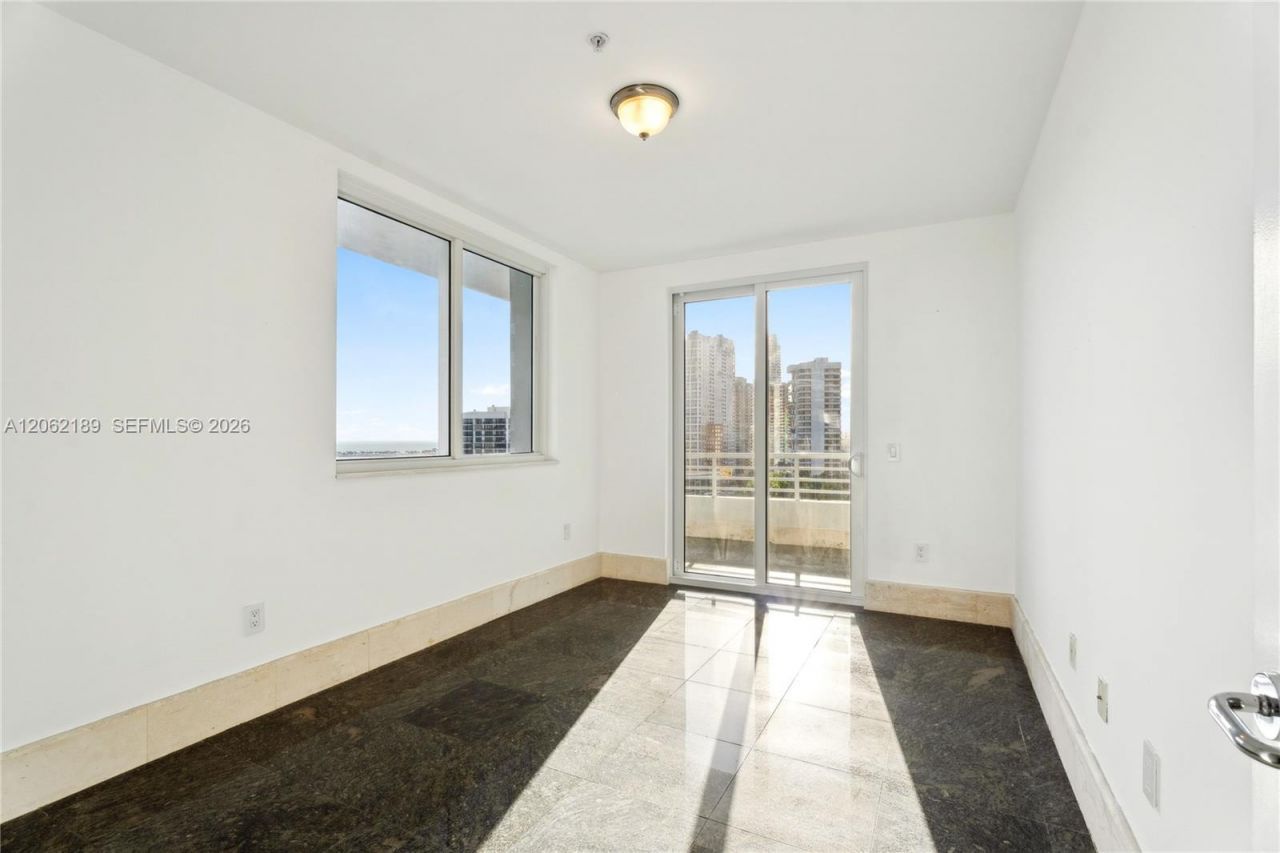 1402 Brickell Bay Dr, Unit 1601, Miami, FL 33131 Photo