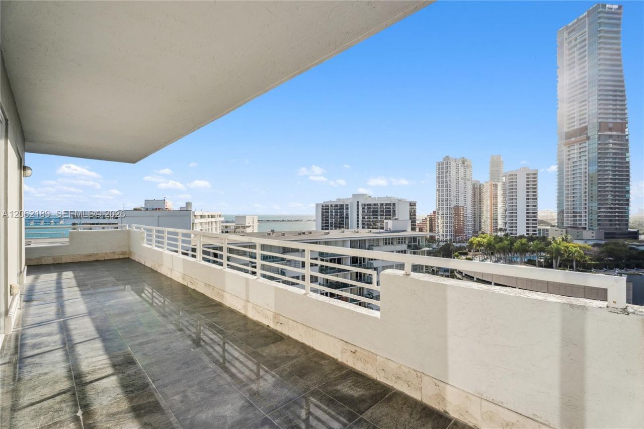 1402 Brickell Bay Dr, Unit 1601, Miami, FL 33131 Photo