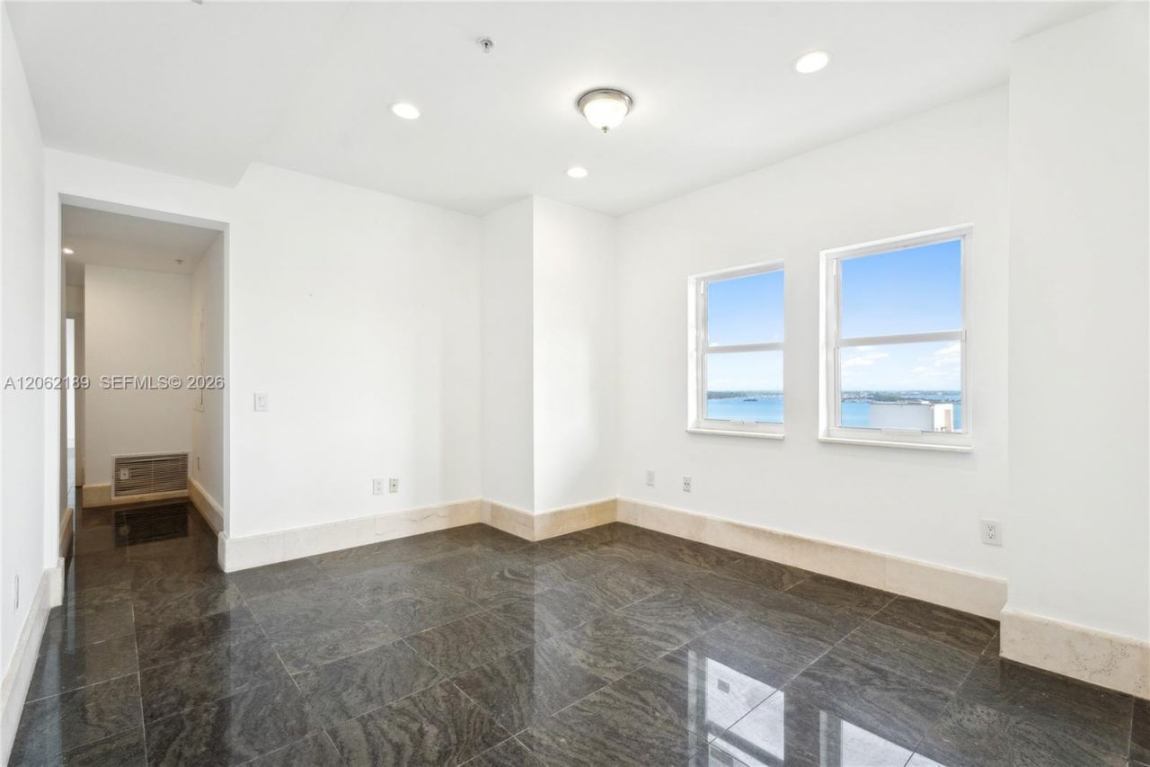1402 Brickell Bay Dr, Unit 1601, Miami, FL 33131 Photo