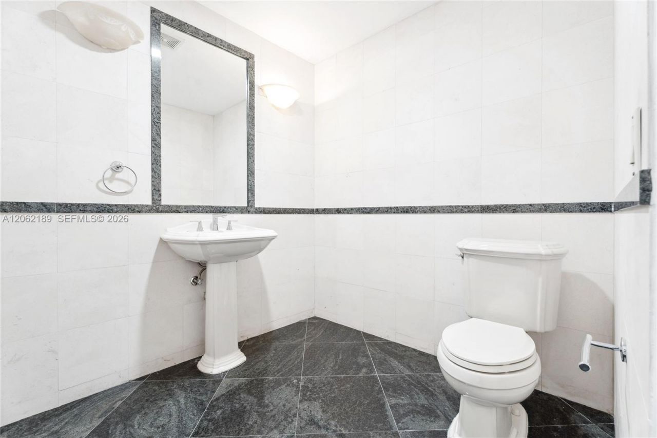 1402 Brickell Bay Dr, Unit 1601, Miami, FL 33131 Photo