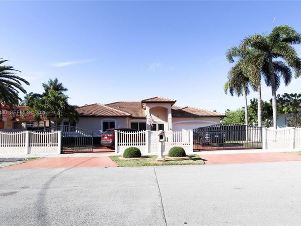 13797 SW 20th St , Miami, FL 33175