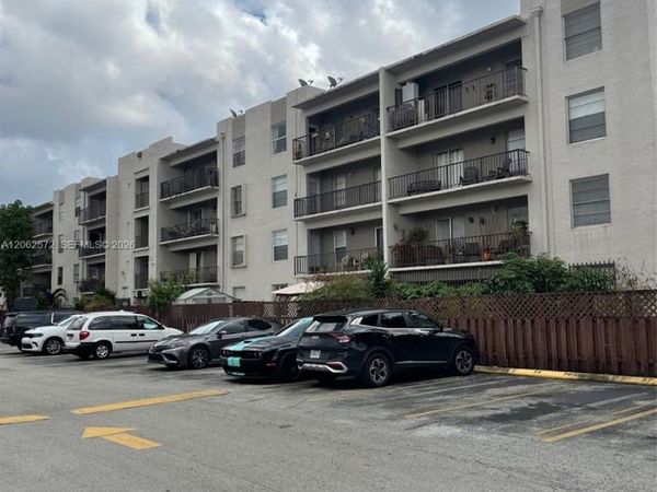 5625 W 20th Ave , Unit 215, Hialeah, FL 33012