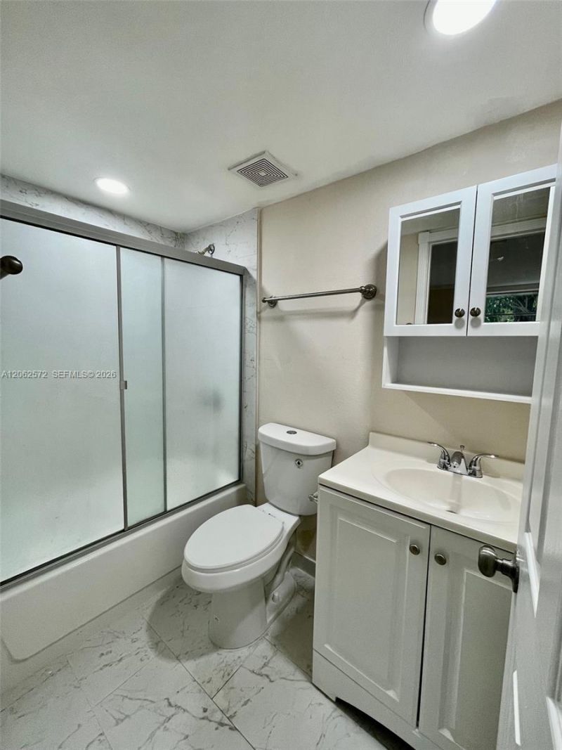 5625 W 20th Ave , Unit 215, Hialeah, FL 33012 Photo