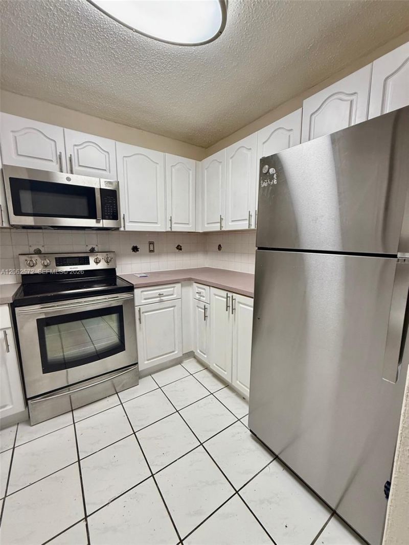 5625 W 20th Ave , Unit 215, Hialeah, FL 33012 Photo