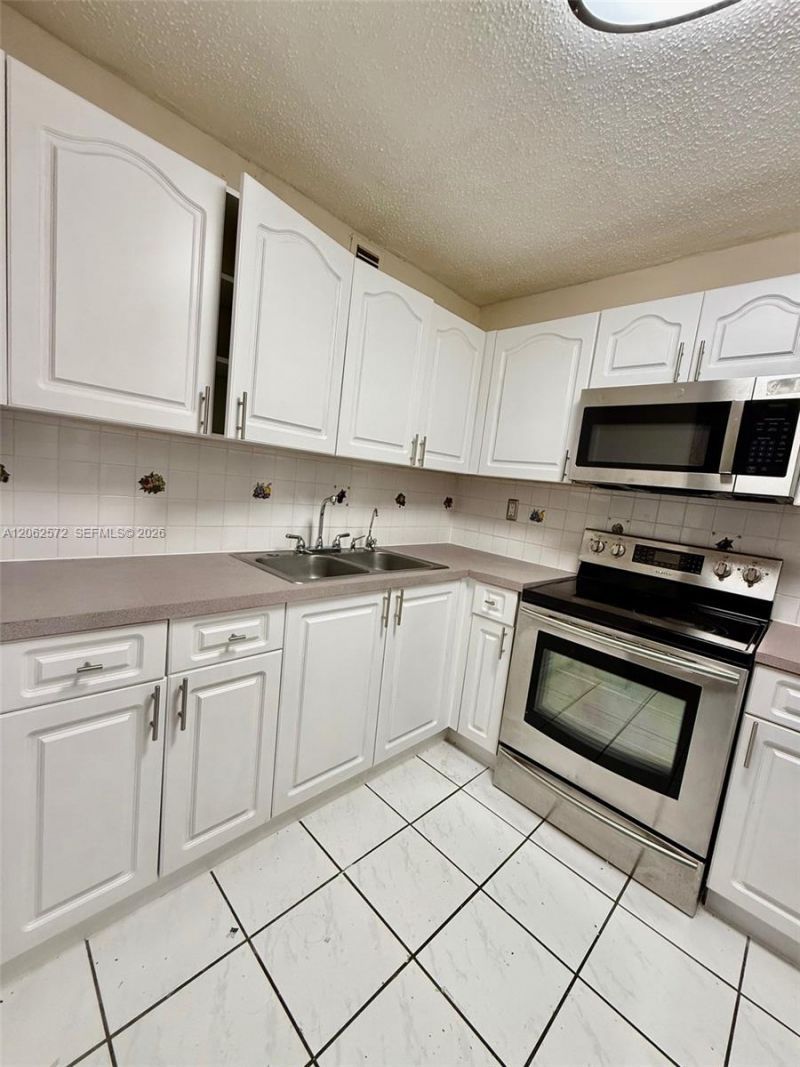5625 W 20th Ave , Unit 215, Hialeah, FL 33012 Photo