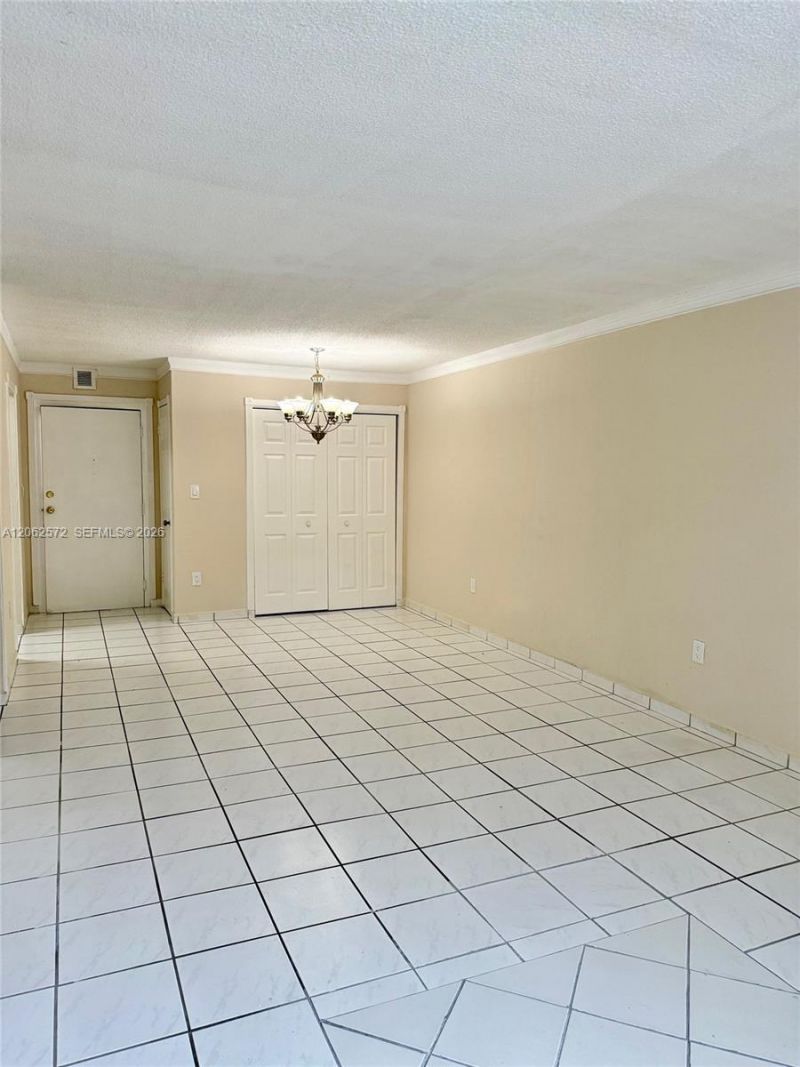 5625 W 20th Ave , Unit 215, Hialeah, FL 33012 Photo