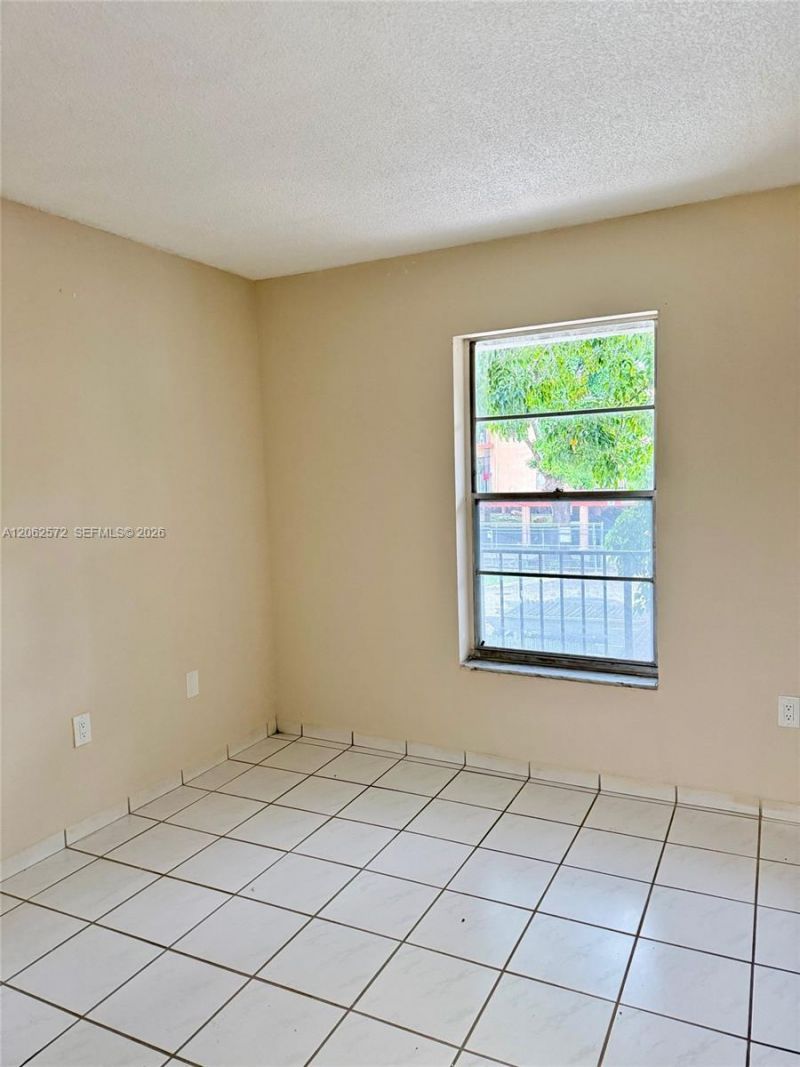 5625 W 20th Ave , Unit 215, Hialeah, FL 33012 Photo