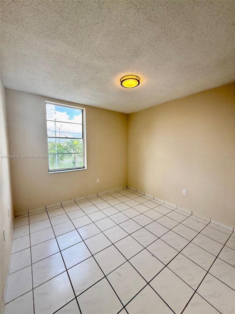 5625 W 20th Ave , Unit 215, Hialeah, FL 33012 Photo