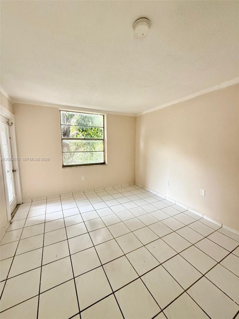 5625 W 20th Ave , Unit 215, Hialeah, FL 33012 Photo