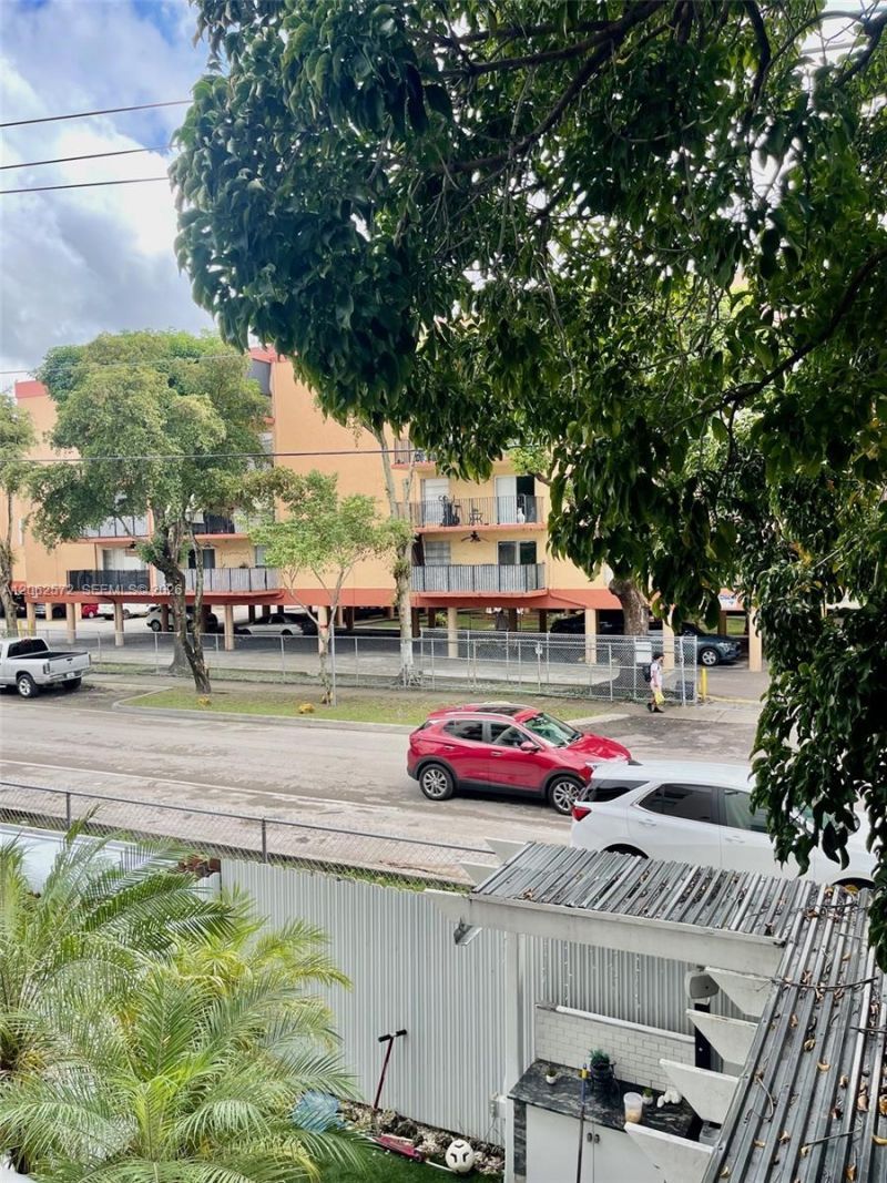 5625 W 20th Ave , Unit 215, Hialeah, FL 33012 Photo