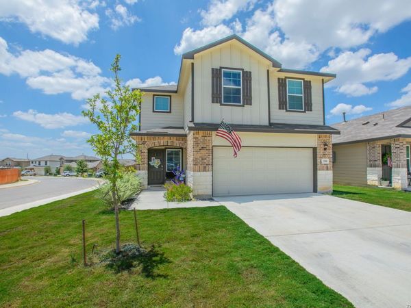 116 MIDDLE GREEN LOOP, Floresville, TX 78114