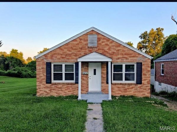 8816 Cozens Avenue , Jennings, MO 63136