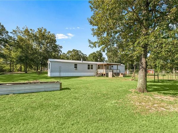 23717 LA 42 Highway , Livingston, LA 70754