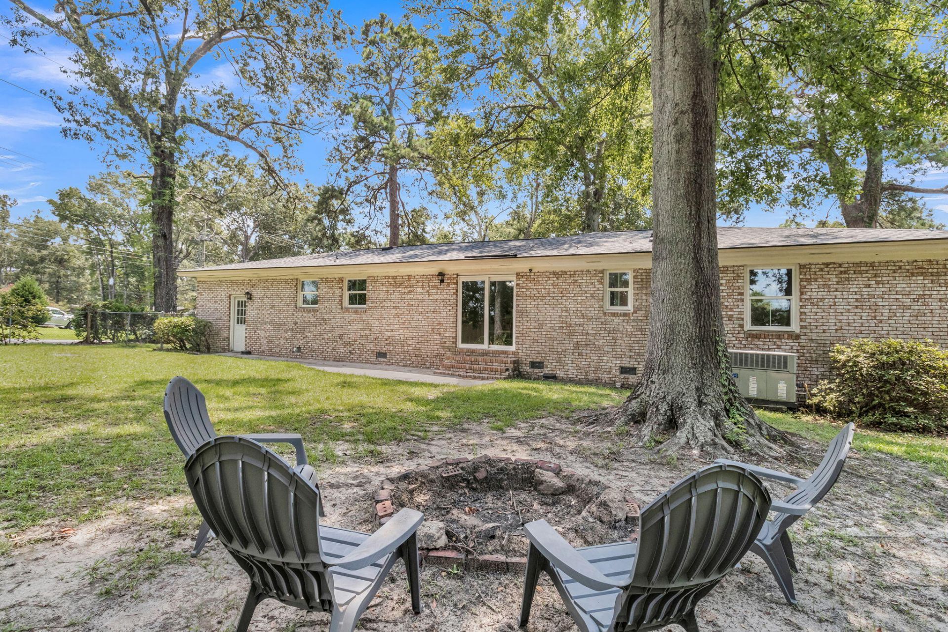 2204 N Dallerton Circle Photo 27