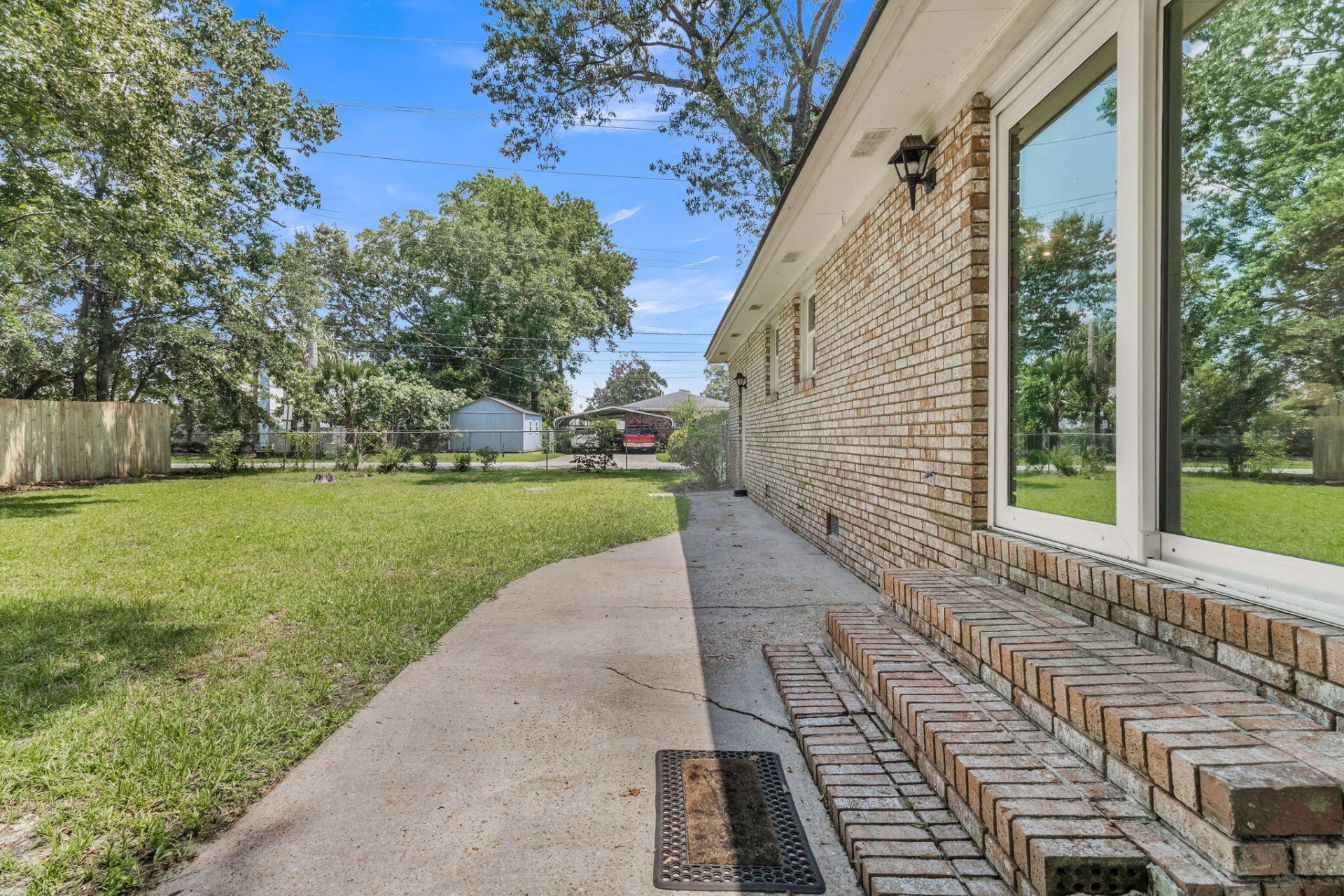 2204 N Dallerton Circle Photo 28