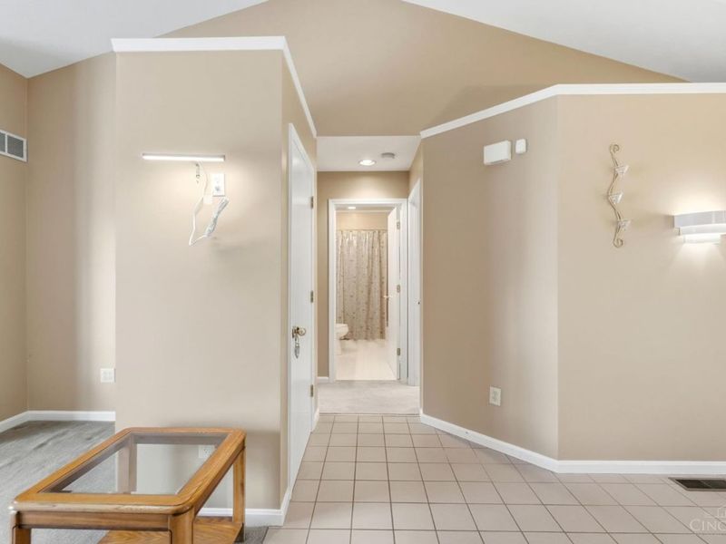 8255 Lakevalley Drive, Cincinnati, OH 45247 Photo 31