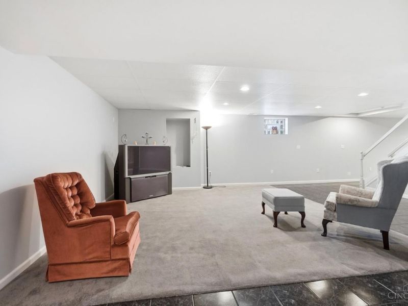 8255 Lakevalley Drive, Cincinnati, OH 45247 Photo 45