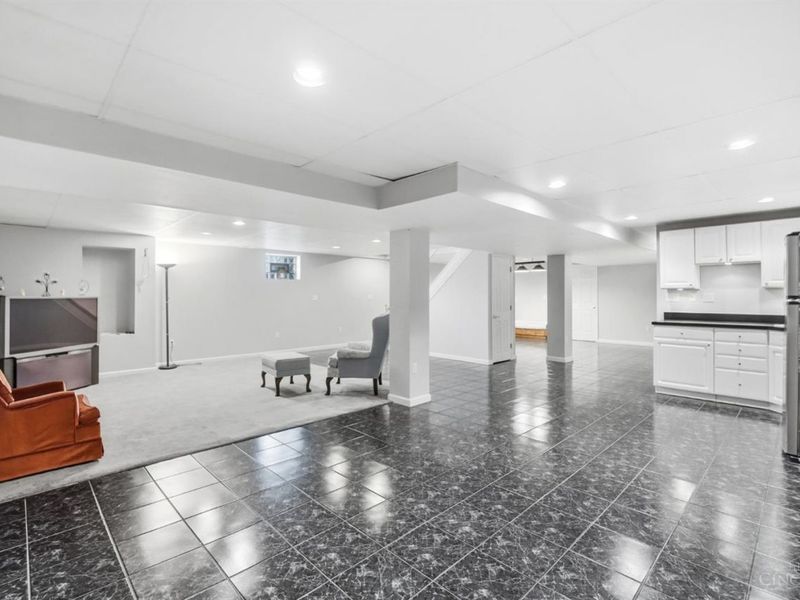 8255 Lakevalley Drive, Cincinnati, OH 45247 Photo 47