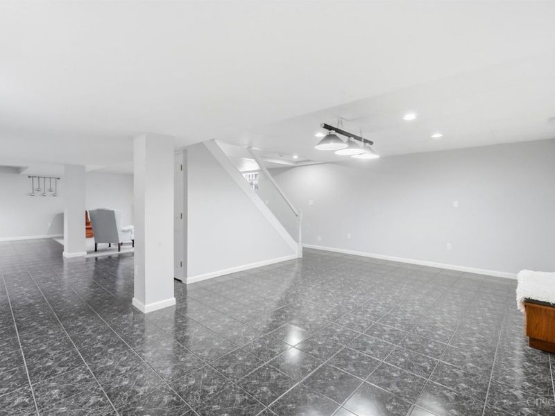 8255 Lakevalley Drive, Cincinnati, OH 45247 Photo 51