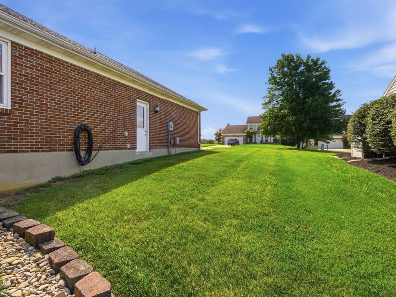 8255 Lakevalley Drive, Cincinnati, OH 45247 Photo 59