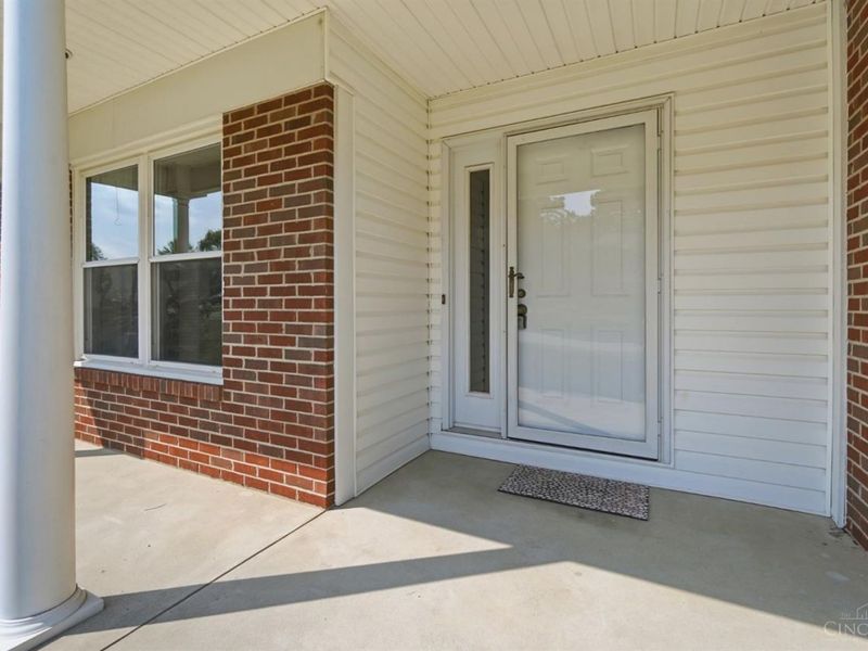 8255 Lakevalley Drive, Cincinnati, OH 45247 Photo 6