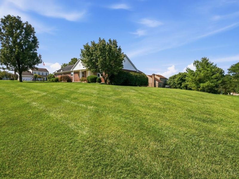 8255 Lakevalley Drive, Cincinnati, OH 45247 Photo 60