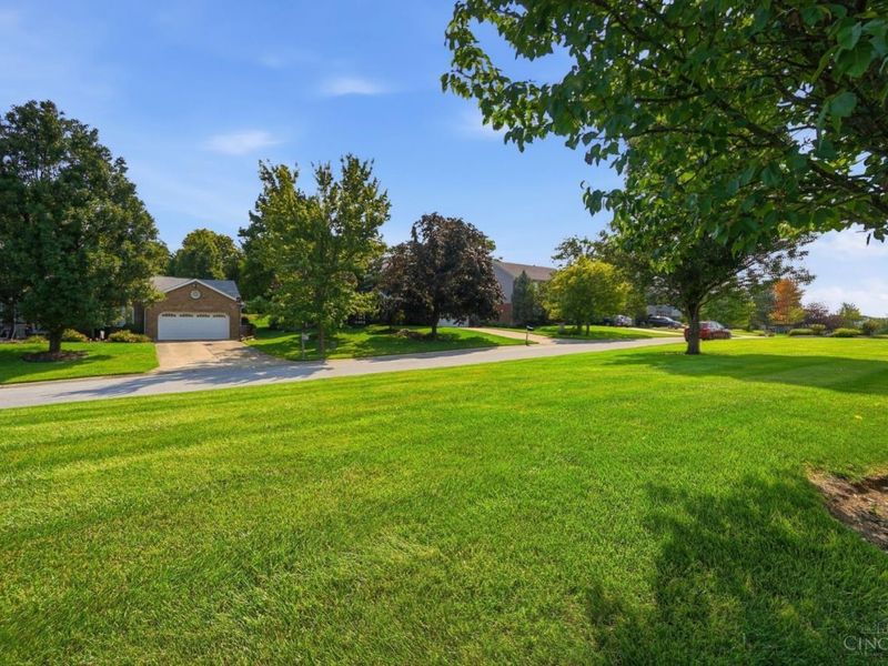 8255 Lakevalley Drive, Cincinnati, OH 45247 Photo 61