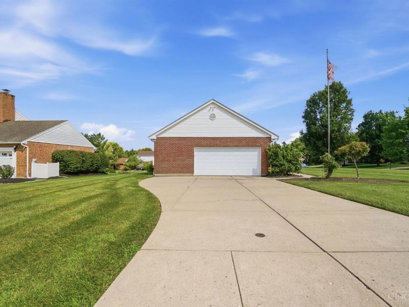 8255 Lakevalley Drive, Cincinnati, OH 45247 Photo 64
