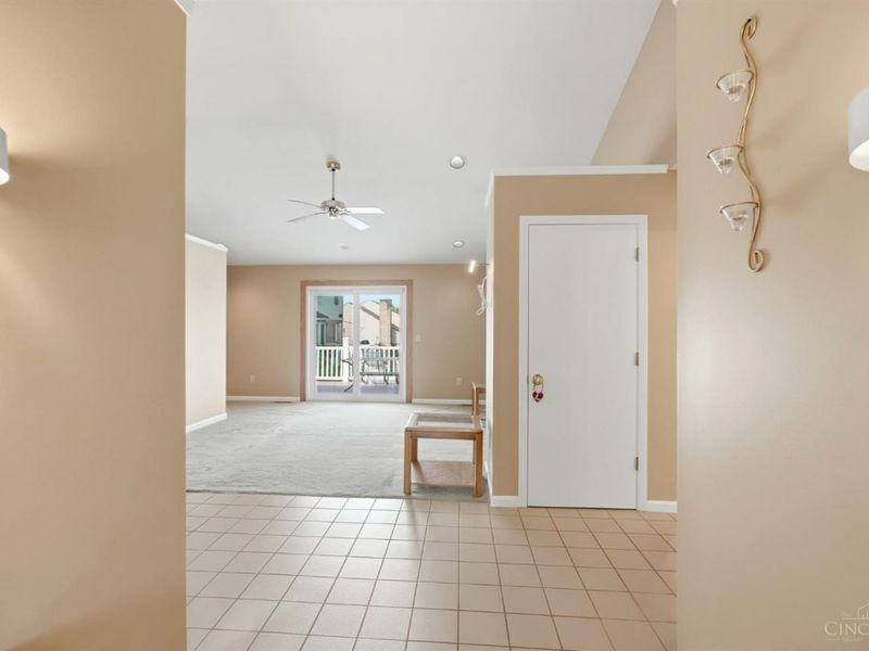 8255 Lakevalley Drive, Cincinnati, OH 45247 Photo 9
