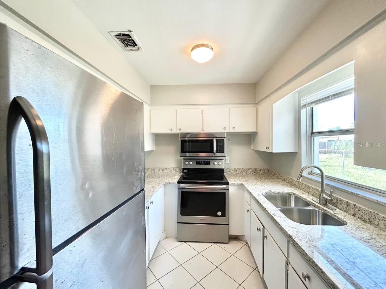 673 59th Street S, Saint Petersburg, FL 33707 Photo