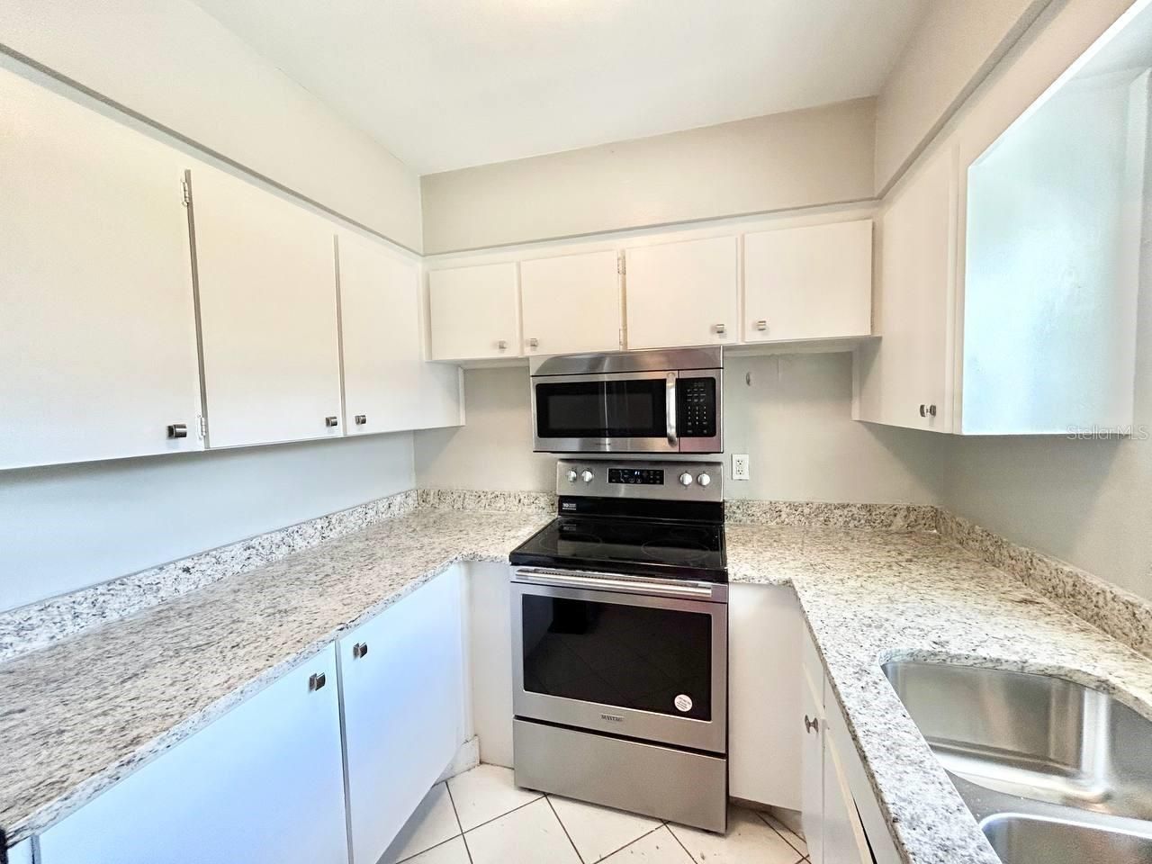 673 59th Street S, Saint Petersburg, FL 33707 Photo