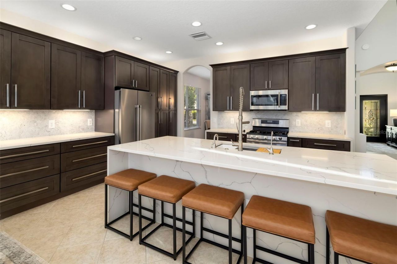 4255 67th Avenue Circle E, Sarasota, FL 34243 Photo