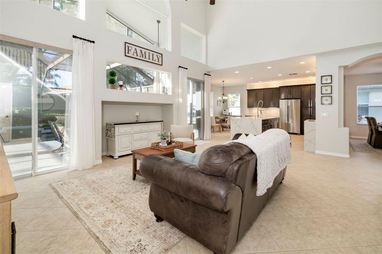 4255 67th Avenue Circle E, Sarasota, FL 34243 Photo