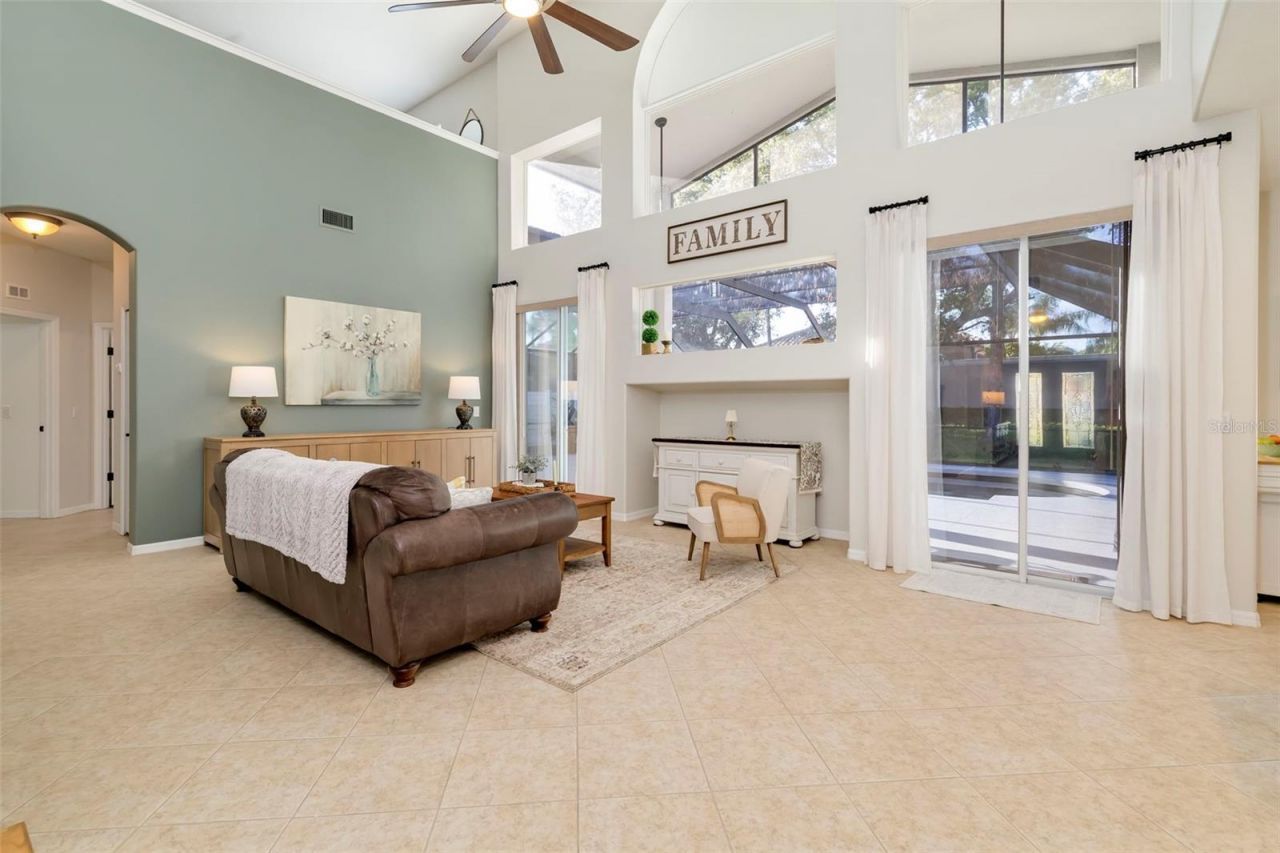 4255 67th Avenue Circle E, Sarasota, FL 34243 Photo